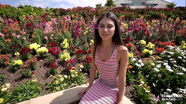 Real Teens – Gianna Gem Gets Her Tight Pussy Stretched