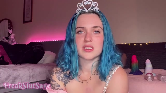 Anal Fuck Machine Dragon Destroys & Creampies Princess’s Asshole (Toy: Hankey’s Dragon)